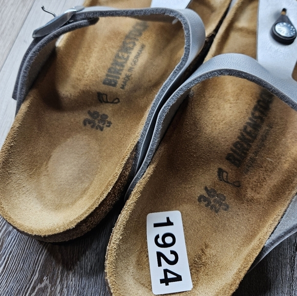 Birkenstock Gizeh style Silver Straps Size 36 Leather Sandals 5-5.5 - Picture 3 of 8